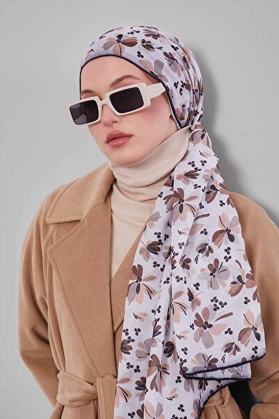 Levidor Milky Coffee Flower Pattern Soft Scarf