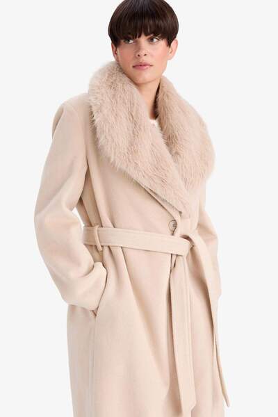 DeFacto Regular Fit Faux Fur Collar Belted Cashmere Long Coat F2811Ax25Wn