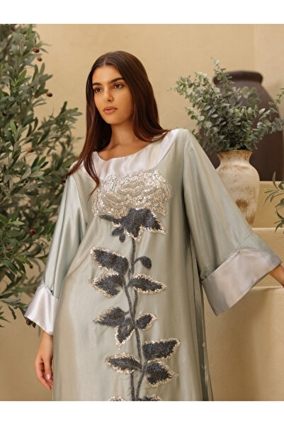 IKKXA Elegant Shimmer Fabric Big Flower Design Modern Sleeves