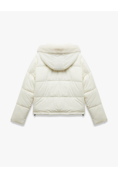 Koton με κουκούλα Φουσκωτό παλτό με φερμουάρ και εσωτερική βελούδινη τσέπη με κουμπιά