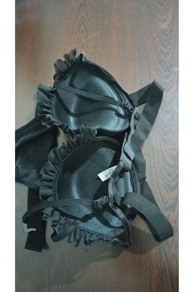 MADAMNİZ Padded underwire bra set with tulle detailing.