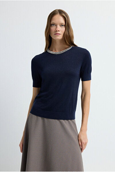 adL Yakası Taş Detaylı Asetat Triko Bluz