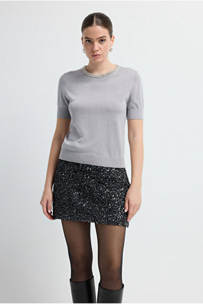 adL Yakası Taş Detaylı Asetat Triko Bluz