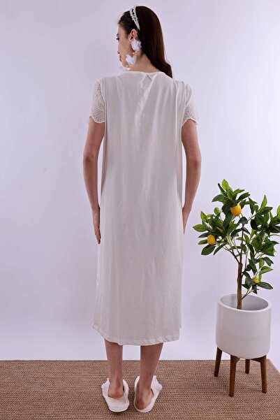 ByLohusa Effortt Ecru Scalloped Maternity and Postpartum Nightgown