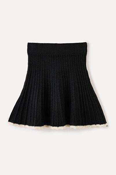 Mudo Plied Mini Skirt with Elastic Waist
