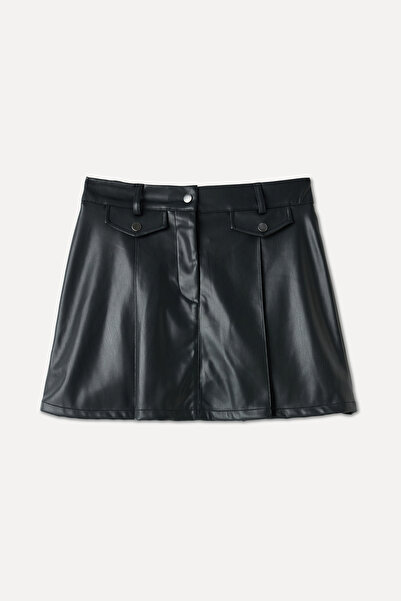 Mudo Leather looking pleated mini skirt