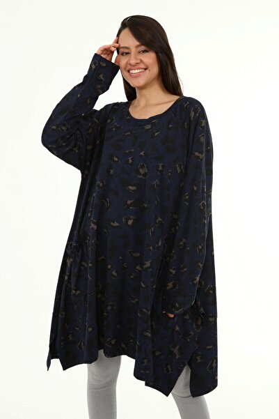 della moor Women's Plus Size Navy Blue Italian Leopard Print Asymmetrical Cut Tunic