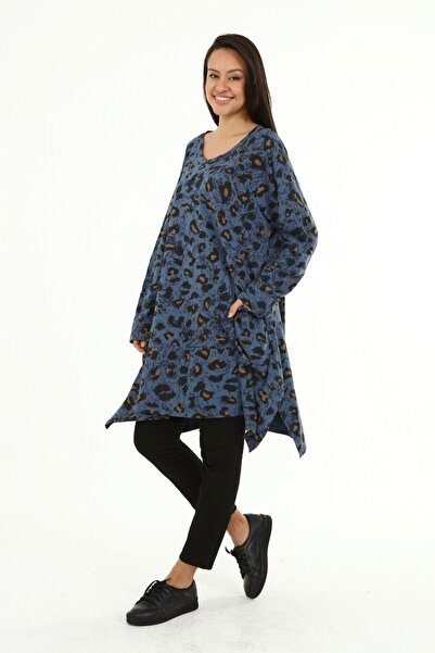 della moor Women's Plus Size Blue Italian Leopard Print Asymmetrical Cut Tunic
