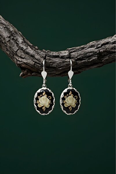 Takıdepo Damla Kehribar İçine Gül Oyma El İşi Gümüş Küpe-Gümüş Rengi