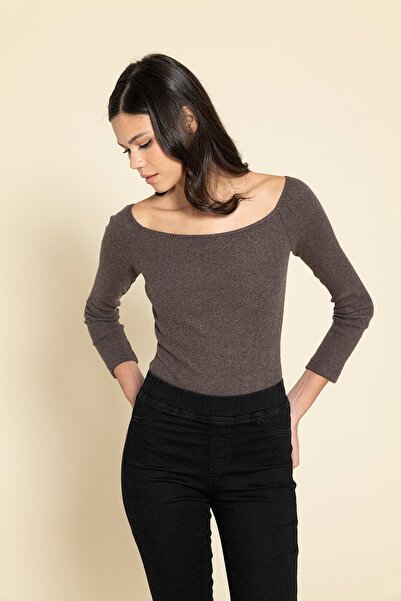 FOR YOU MODA Bluse mit offenem Ausschnitt und Wasserfall-Steinen