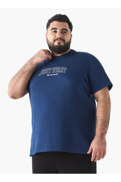 FAV تي شيرت بمقاس كبير بطبعة شعار ورقبة دائرية