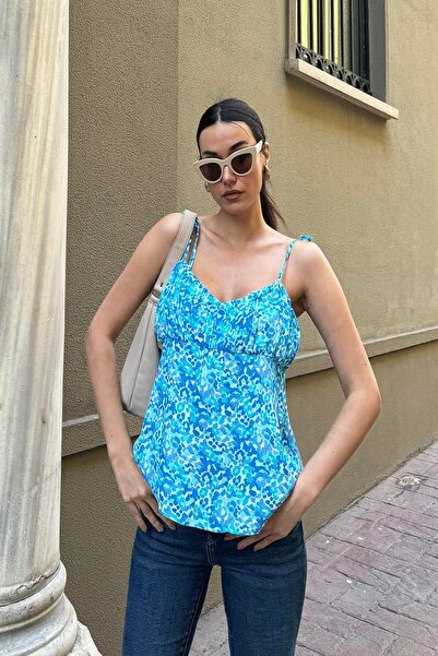 FOR YOU MODA Ärmellose Viskosebluse in Blau mit Rüschenbesatz