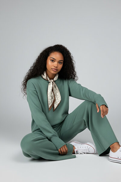 NEWCO Scarf, Biscuit Collar, Wide Leg, Two-Piece Knitwear Set