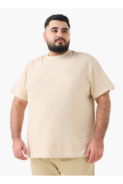 FAV تي شيرت برقبة دائرية ومزخرف بمقاسات كبيرة