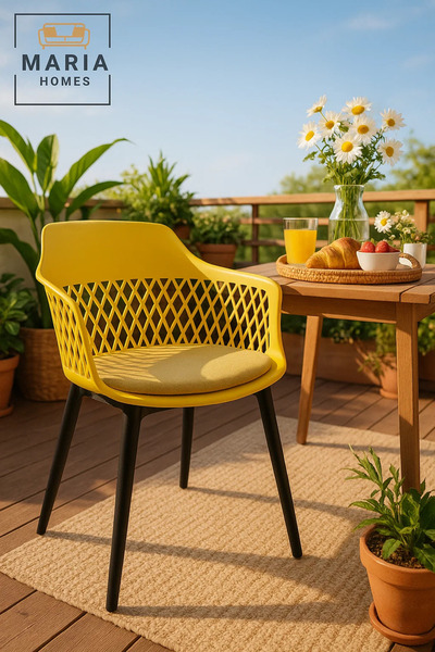 MARIA HOMES كرسي بلاستيكي أصفر بذراعين عصري مع مسند للقدمين وأرجل سوداء للاست...