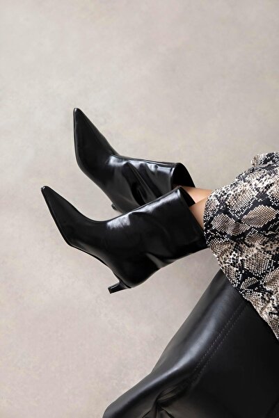 STRASWANS Γυναικείες μπότες Zoey με τσαλακωμένο δέρμα με τακούνι Pino Μαύρο