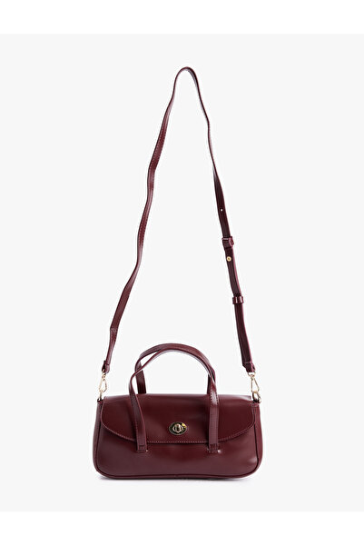 Koton حقيبة كروس من الجلد الصناعي مع حزام ومقبض بإبزيم معدني