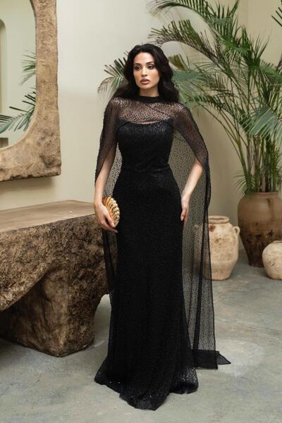 Serica Moda Siyah Straplez Boncuk İşlemeli Pelerinli Abiye Elbise