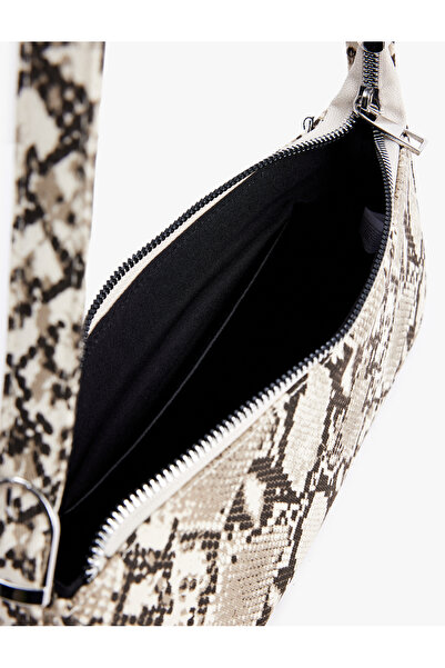 Koton Τσάντα ώμου με φερμουάρ με σχέδιο από δέρμα φιδιού