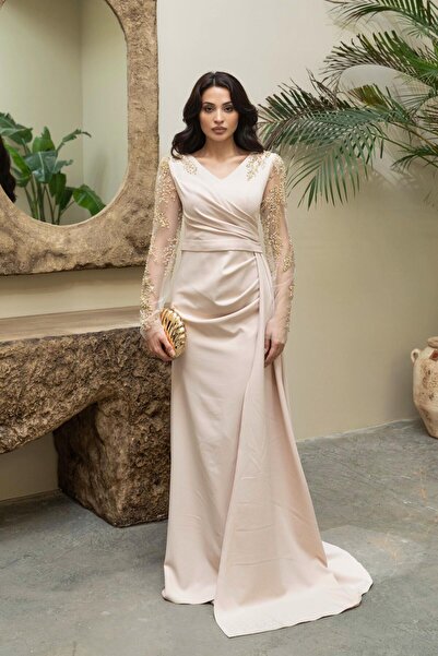 Serica Moda Bej Kolu İşlemeli Drapeli Kuyruklı Abiye Elbise