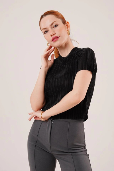 GENCULUS Ribbed Short Sleeve Shiny Black Blouse