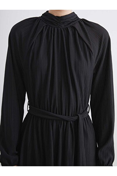 LC Waikiki MODİVRA EN-- Siyah Dik Yaka Dokulu Elbise