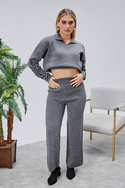 Jinx Wear Fashion Women's 2-Piece Acrylic Knitwear Set with Collar and Sleeve Lace Detail and Pearl Detail