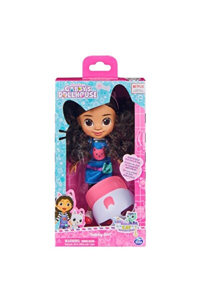 Gabby's Dollhouse Păpușă - Ediție de călătorie Gabby, 20 cm