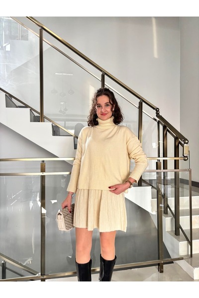 Sude Kızanlıklı High-Necked Sweater with Skirt Knitwear Set