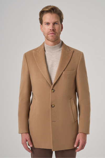 Morven Men's Beige Wool Straight Dynamic Fit Pointed Collar Coat