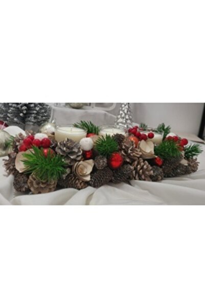 Liona Arrangement with cones and red baubles