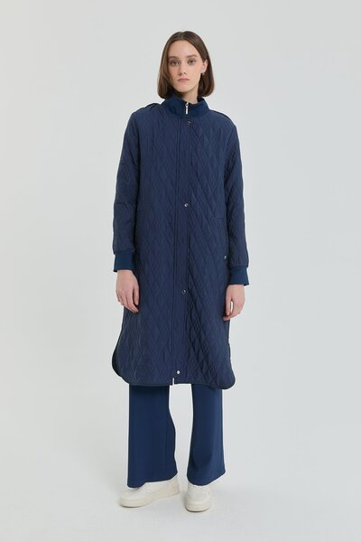 Nihan İnce Kapitone Ribana Detaylı Kap Lacivert