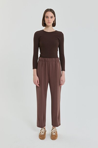 Nihan Paça Detaylı Beli Lastikli Örme Pantolon Kahve