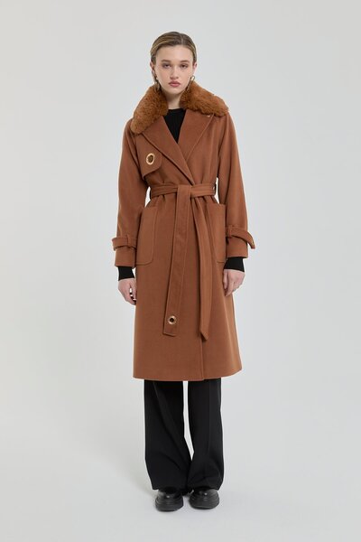 Nihan Rüzgarlık Detaylı Kürk Yaka Kaban Taba