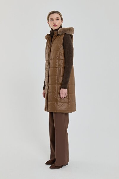 Nihan Büyük Beden Kürk Kapşonlu Kapitone Yelek Camel