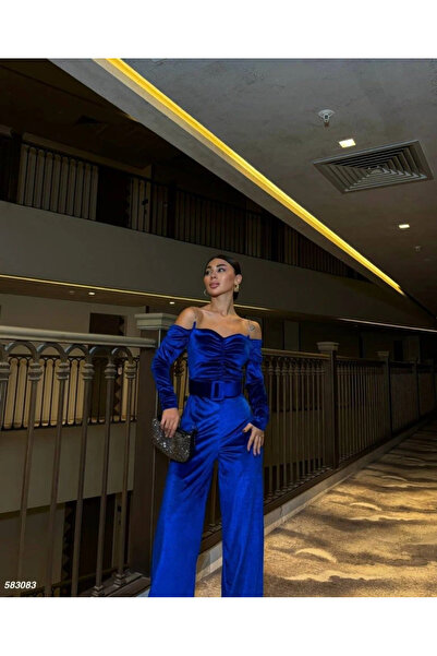 GENCULUS Women's Modanna Collar Chain Strap Detail Velvet Fabric Jumpsuit Including Belt