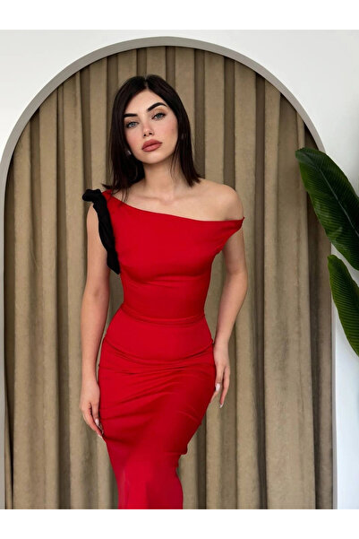 GENCULUS Jovani Shoulder Detailed Dress