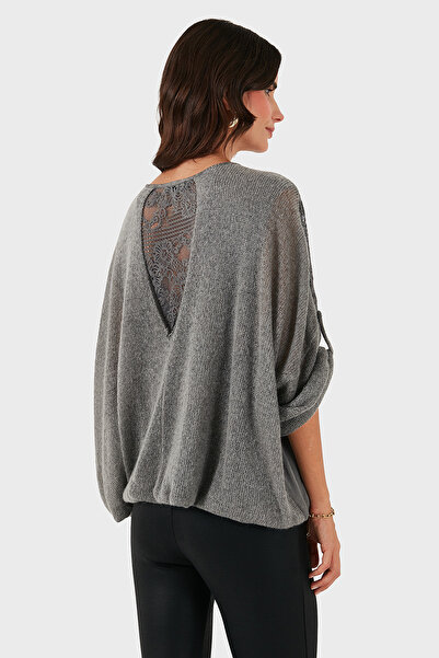 Via Dante Oversized V-Neck Sequin Lace Detailed Blouse Blouse 690822
