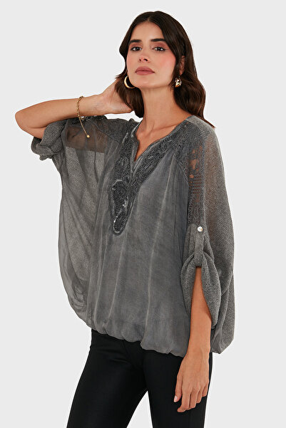 Via Dante Oversized V-Neck Sequin Lace Detailed Blouse Blouse 690822