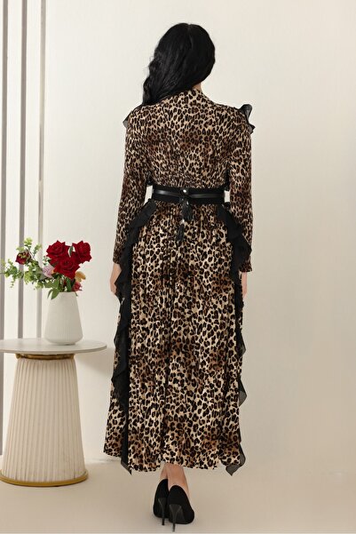 berlanty Tamri dress adorned with a sheet and an elegant belt