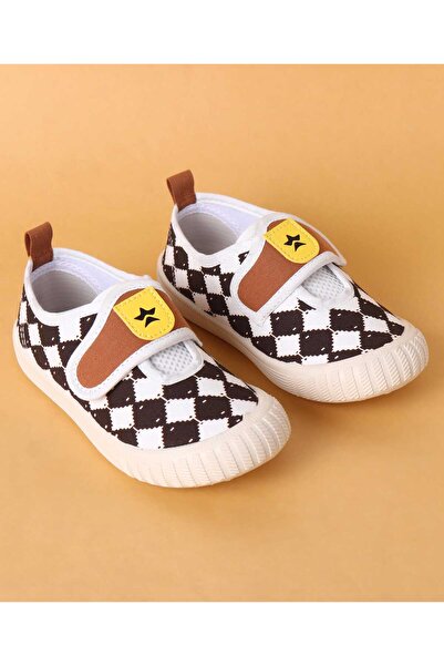 Cute Walk by Babyhug Casual Shoes with Velcro Closure & Checks Design - Brown & White