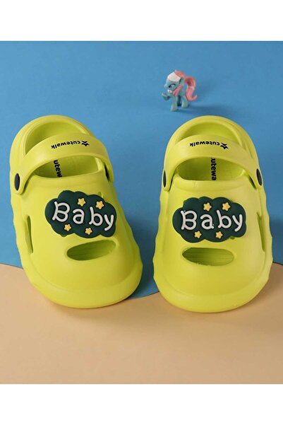 Cute Walk by Babyhug قباقيب بحزام خلفي وتطريز - أخضر فاتح