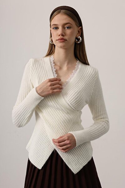VAGGON Women's White Double-Breasted Collar Lace Corded Fabric Knitwear Blouse Vs01606