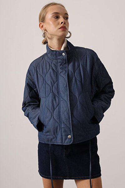 VAGGON Women's Navy Blue Mock Neck Double Pocket Patterned Coat Vs01618