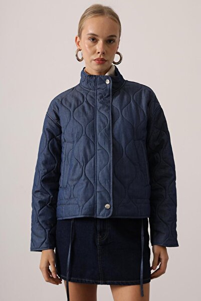 VAGGON Women's Navy Blue Mock Neck Double Pocket Patterned Coat Vs01618