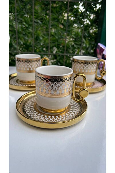 Home فنجان قهوة لـ 6 أشخاص