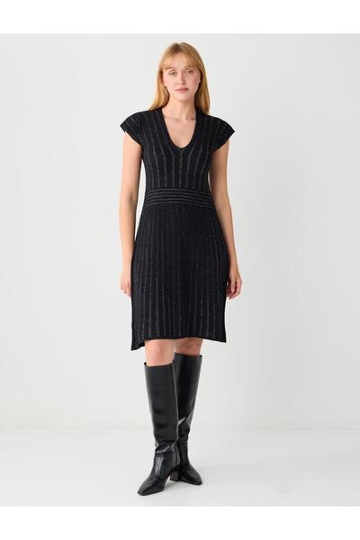 Jimmy Key Μαύρο αμάνικο πλεκτό φόρεμα με σχέδιο με λαιμόκοψη σε σχήμα V