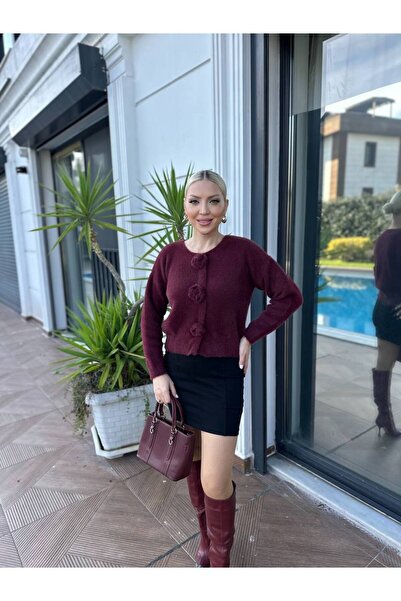 HSNGIYIM Bearded Sweater with Rose Detail on the Front