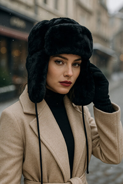 keisy Women's Hat with Headphones and Fur Pom-Pom