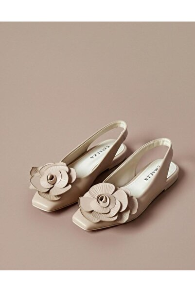 EMIENZA Fantastik Birinci Sınıf İthal Vegan Deri Çiçekli Dekolte Detaylı Babet